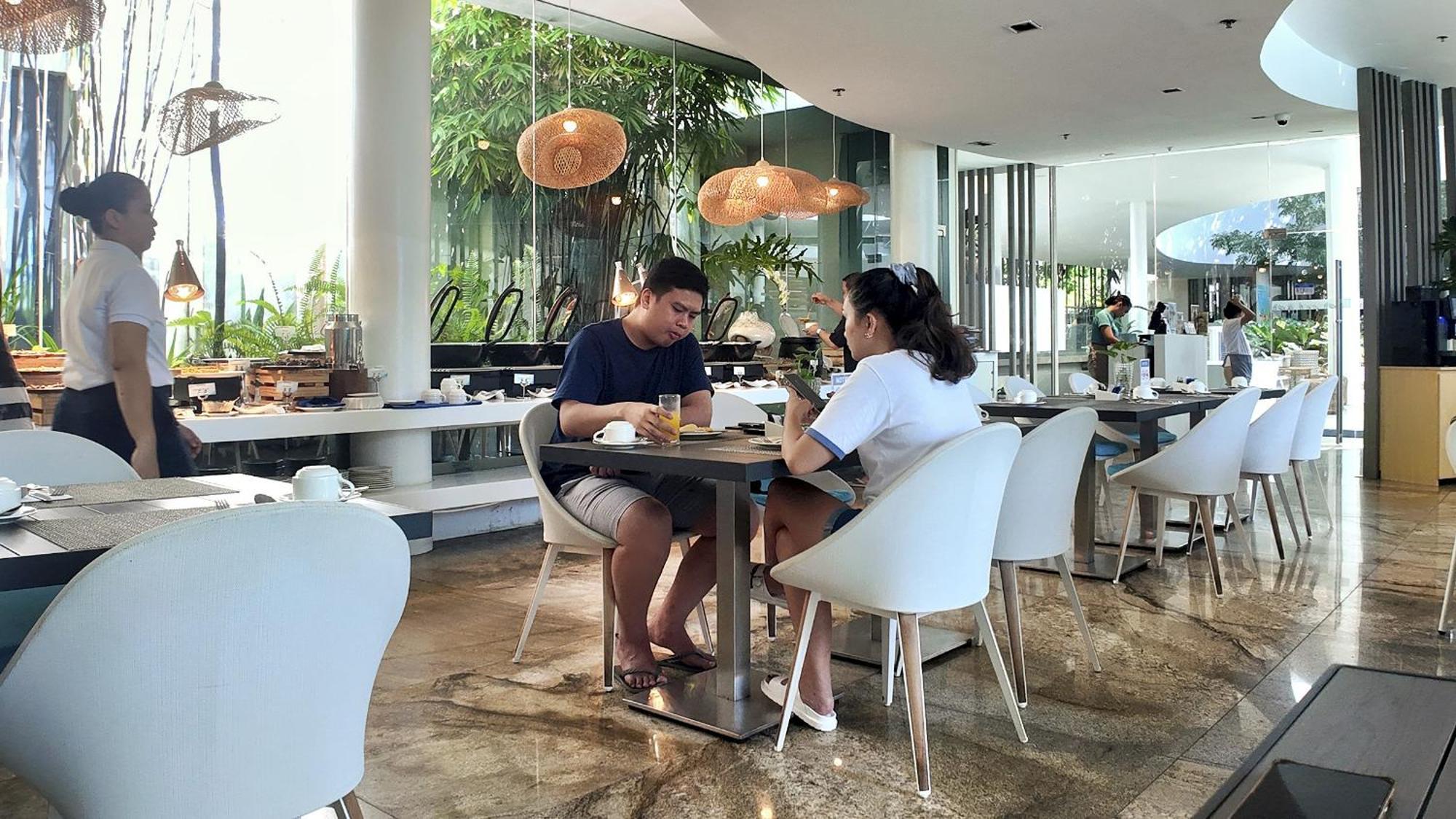 Dominiks Stylish Resort Gem Ocean View Pool Queen Bed At Tambuli 8 Floor Fast Wifi 麦克坦 外观 照片