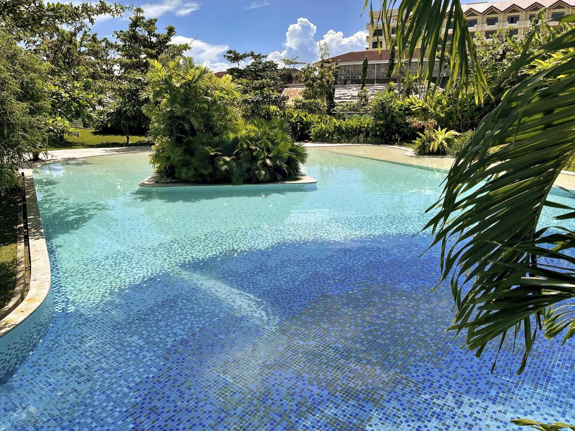 Dominiks Stylish Resort Gem Ocean View Pool Queen Bed At Tambuli 8 Floor Fast Wifi 麦克坦 外观 照片
